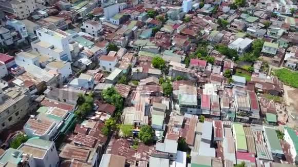 越南古城屋顶的鸟瞰图视频的预览图