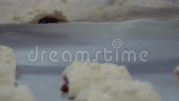 面包和甜面包视频的预览图