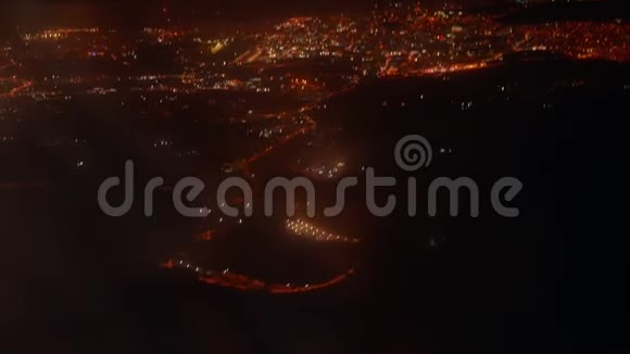 照明城市夜间飞机视频的预览图