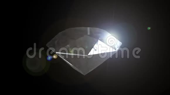 闪亮的反光钻石旋转可循环动画视频的预览图