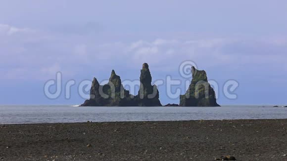 玄武岩海堆叠雷尼斯德拉加尔维克冰岛视频的预览图