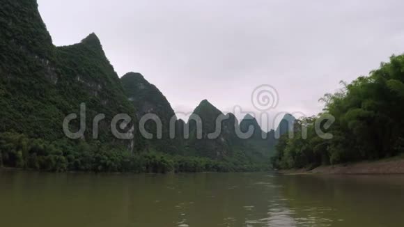 桂林乘船第一人称景观视频的预览图