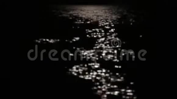 壮丽的满月照耀着地中海视频的预览图