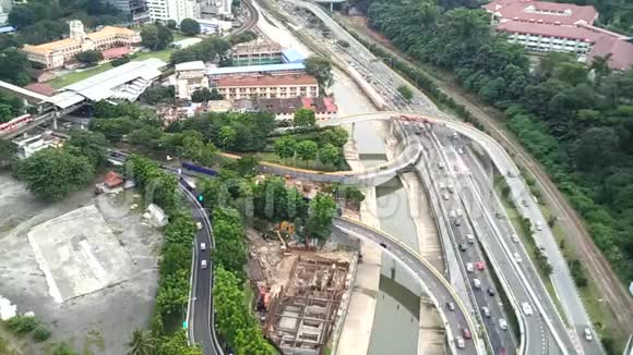 吉隆坡联邦高速公路高峰时段视频的预览图