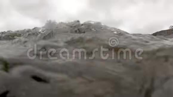 在斯凯岛的埃尔戈尔的镜头里视频的预览图