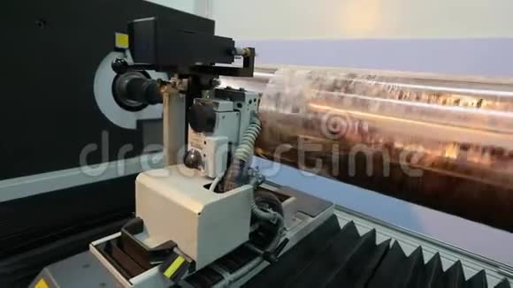 印刷轴用于壁纸印刷的圆柱形压力机壁纸上印刷的机理现代印刷机视频的预览图