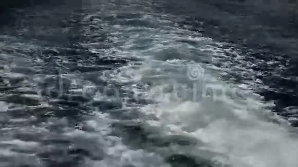 海水中的气泡视频的预览图