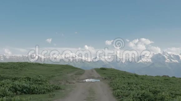 山区公路格鲁吉亚梅斯蒂亚科鲁迪湖地区视频的预览图