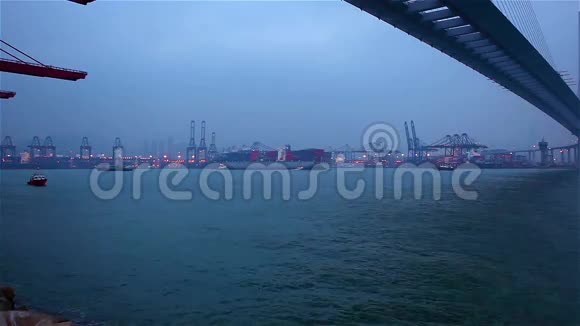 货运码头视频的预览图
