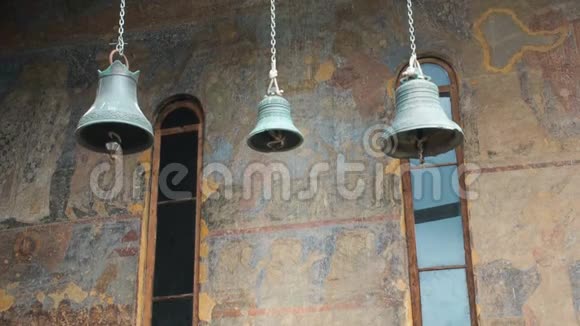 瓦尔齐亚洞穴修道院的钟声圣母就职教会视频的预览图