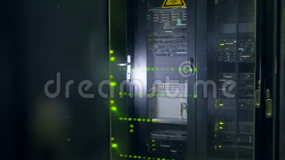 现代超级电脑数据中心特写真实视频4K视频的预览图
