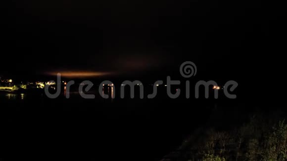 从Connel桥看到Connel和Lora瀑布8小时的时间间隔从夜间到白天视频的预览图