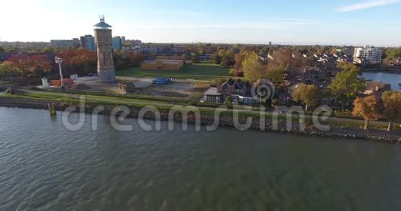 荷兰Dordrecht控制塔的鸟瞰图视频的预览图