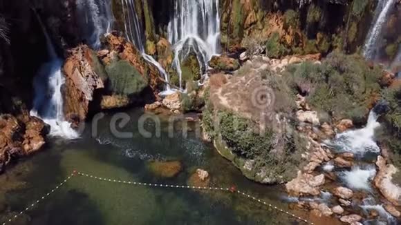 鸟瞰克拉维卡瀑布波斯尼亚和黑塞哥维那视频的预览图