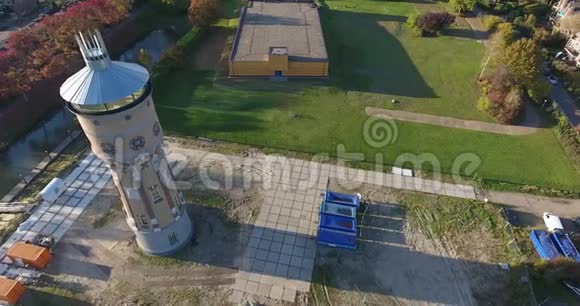 荷兰Dordrecht控制塔的鸟瞰图视频的预览图