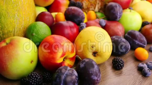 水果浆果和果汁视频的预览图