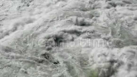 灌溉坝溢洪道旋流水波静态中高击量视频的预览图