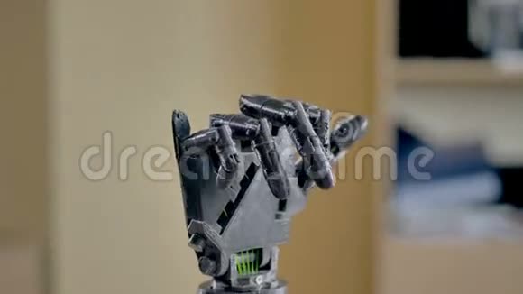 仿生手臂手指的快速运动4K视频的预览图