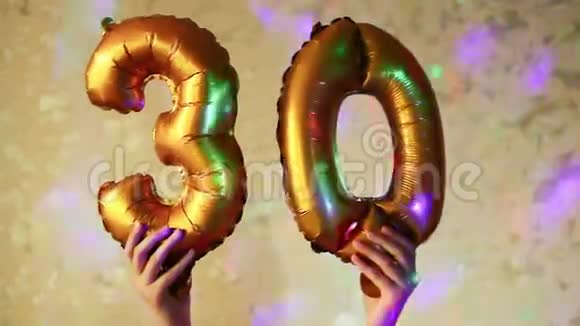 三十岁生日快乐金色气球视频的预览图
