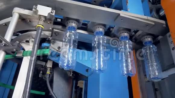 水瓶吹塑机快速移动轨迹视频的预览图