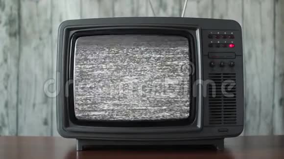 没有信号只是房间里小电视上的噪音视频的预览图