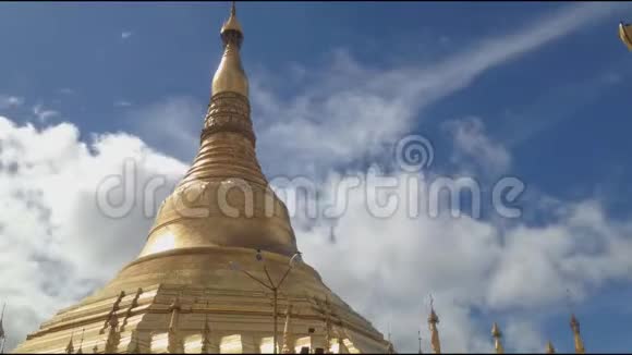 缅甸仰光著名佛教地标塔时光流逝视频的预览图