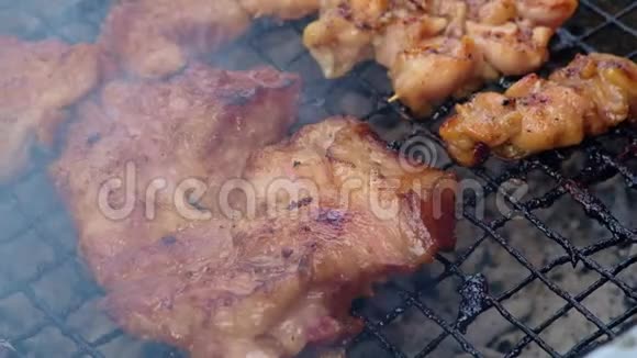 猪肉烤架在小火上浅自由度4KUHD视频的预览图