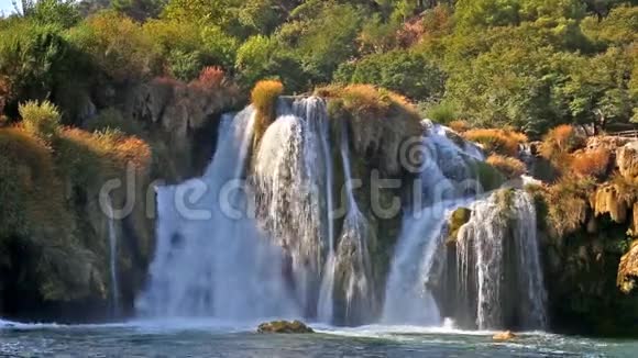 克罗地亚Krka河上的瀑布视频的预览图
