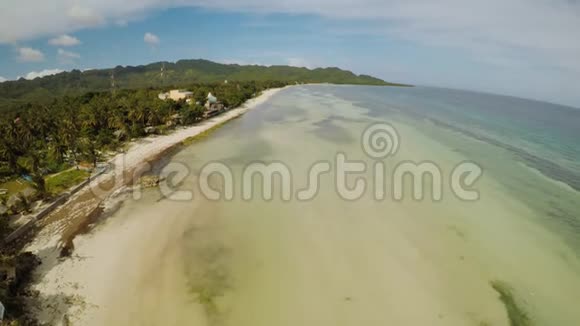 菲律宾海岸附近与海博霍尔岛菲律宾空中观景安达市视频的预览图