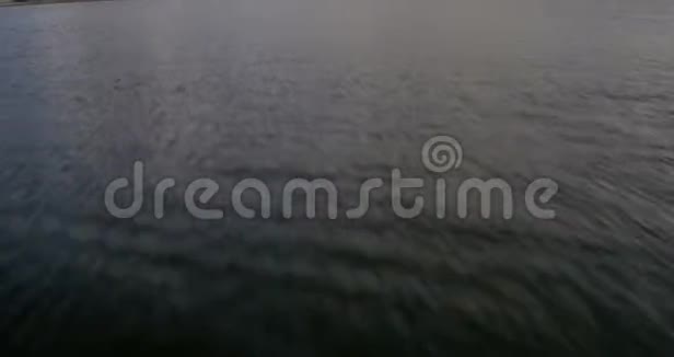 水和海湾大桥的航标视频的预览图