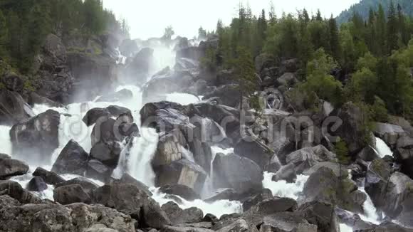 级联山瀑布视频的预览图
