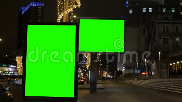 两块广告牌绿屏视频的预览图