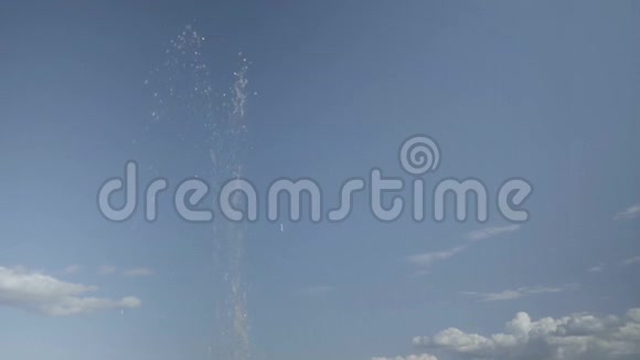 暖日喷泉喷水视频的预览图