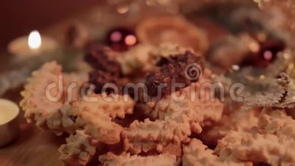 装饰精美的圣诞饼干特写镜头视频的预览图
