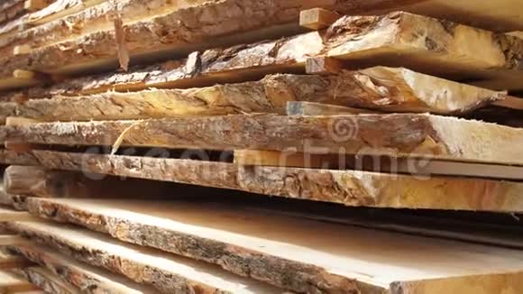 木材工厂库存和木材板具有自然业务出口视频的预览图