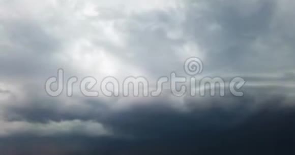 带雨云雨天的时间视频的预览图