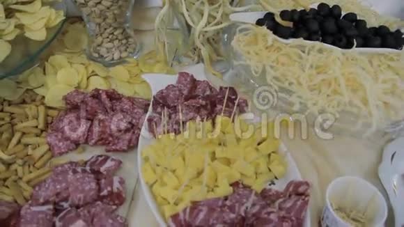 膳食和奶酪的选择视频的预览图