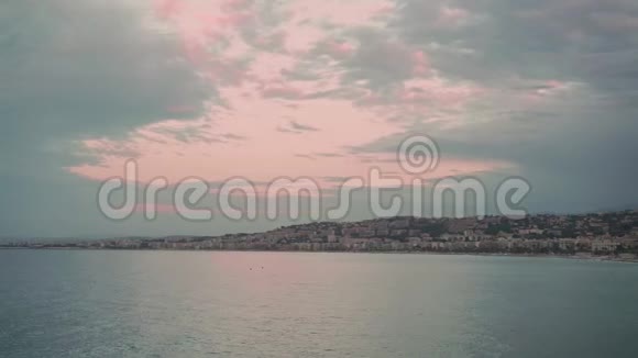 尼斯5月5日法国尼斯2018年5月5日海上和交通尼斯潘拍摄视频的预览图