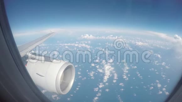 日落时的飞机窗口观景4k客机航空公司飞行繁忙视频的预览图