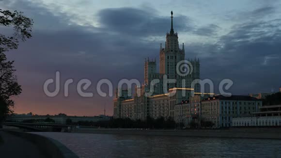斯大林式建筑的摩天大楼俄罗斯视频的预览图