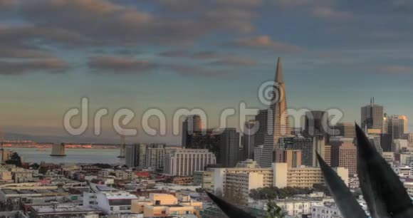 旧金山全景日落在市中心视频的预览图