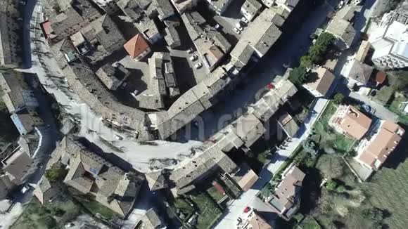 斯塔福洛马奇意大利古丘镇的空中录像视频的预览图
