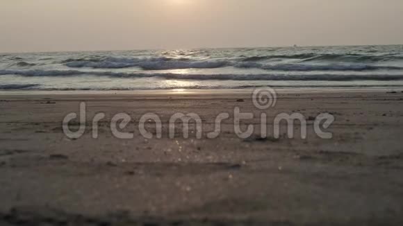 海洋上美丽的日落全景4K视频的预览图