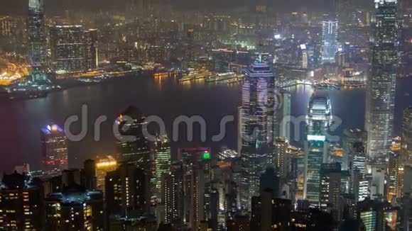香港天际线城市全景在夜间时间流逝中国放大视频的预览图
