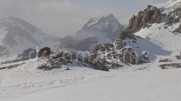 在山上下雪视频的预览图