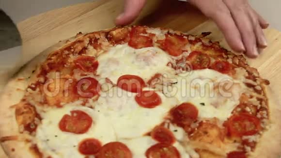 切片披萨视频的预览图