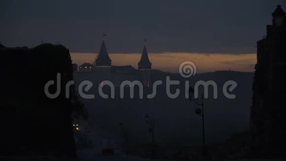 旧堡垒卡梅内茨市的石头城堡波多尔斯基乌克兰4K视频的预览图
