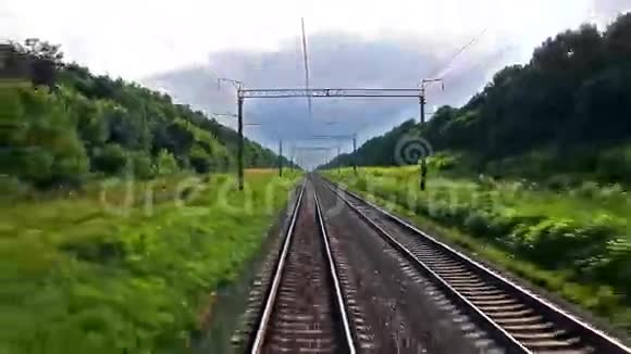 铁路回线运动视频的预览图