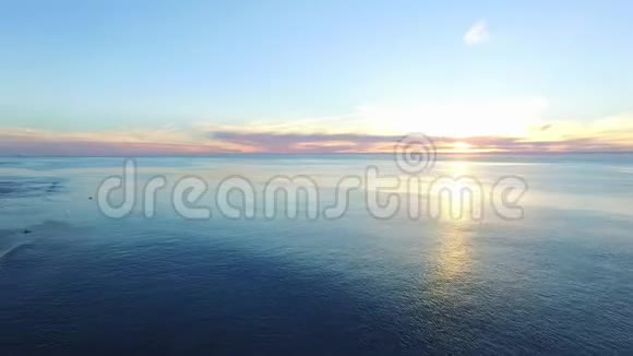 日落时圣地亚哥海岸带全景视频的预览图