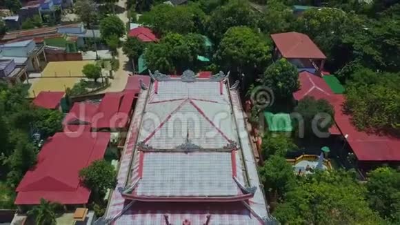 鸟瞰古佛寺对郊野视频的预览图